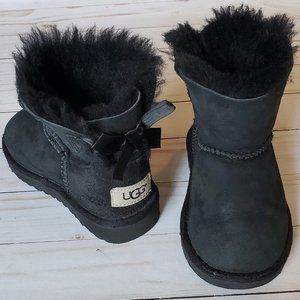 UGG Toddler Mini Bailey Bow Boots (sz 9) EUC